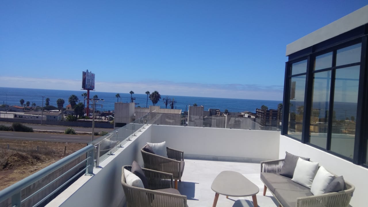 verinmuebles 21823 001 HERMOSA CASA CON VISTA AL MAR EN ROSARITO BC