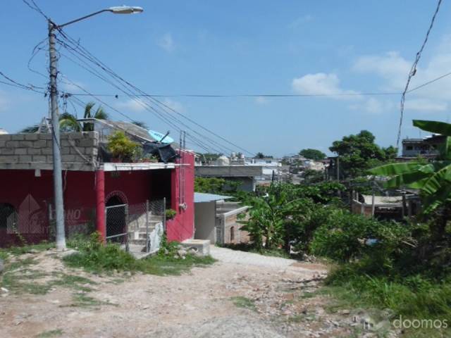 VENDO TERRENO DE OPORTUNIDAD EN PUERTO VALLARTA, COL. LOS RAMBLASES, MUY CERCA DE LAS HERMOSOS PLAYAS DE VALLARTA.