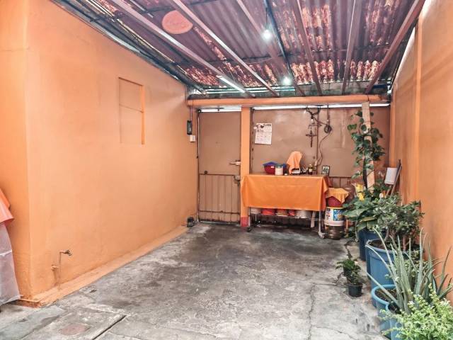 Espacio y comodidad te esperan. Casa 4 rec, 2 bañ, local comercial y 1 gar