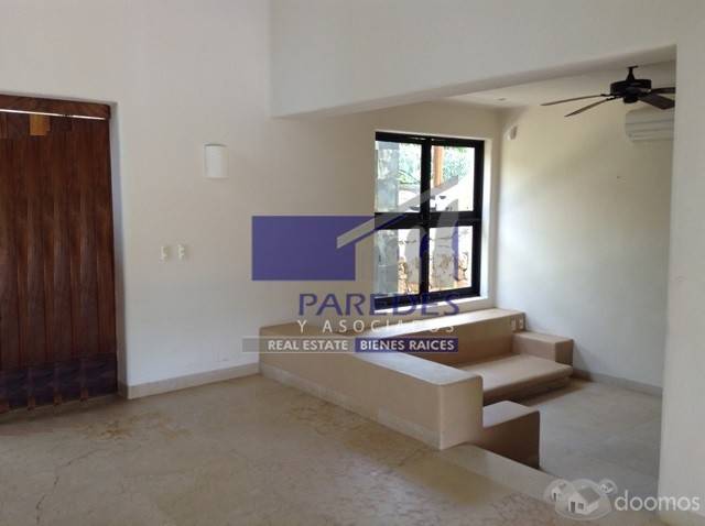 INVERSIONISTAS Conjunto de 5 lotes y 1 casa en venta Contramar Ixtapa C102