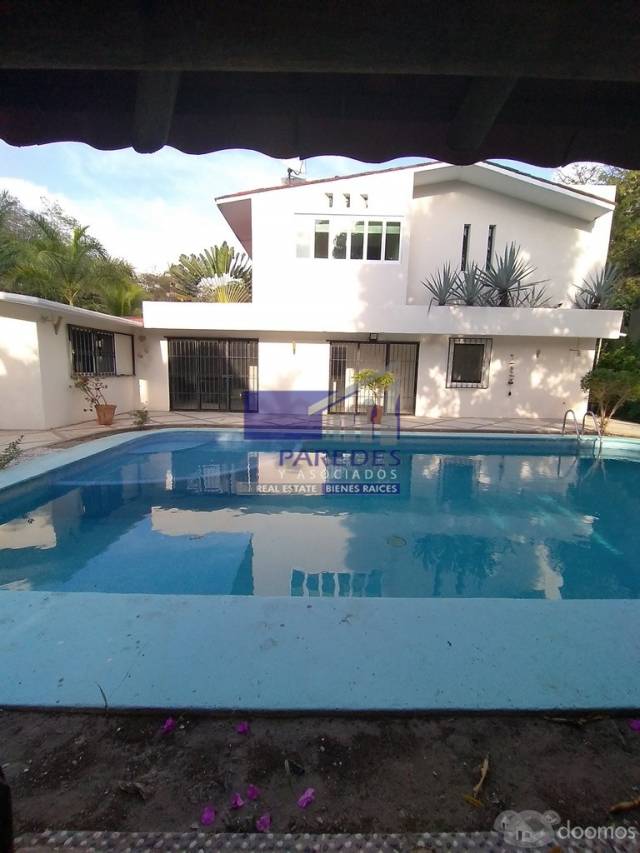 Ixtapa Casa en Venta, paseo de Las Garzas 4 recamaras y piscina  C107