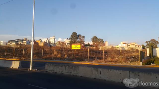 GRAN TERRENO, ideal para comercio en  Lomas San Alfonso, La Calera  A pie de Avenida Camino al Batán