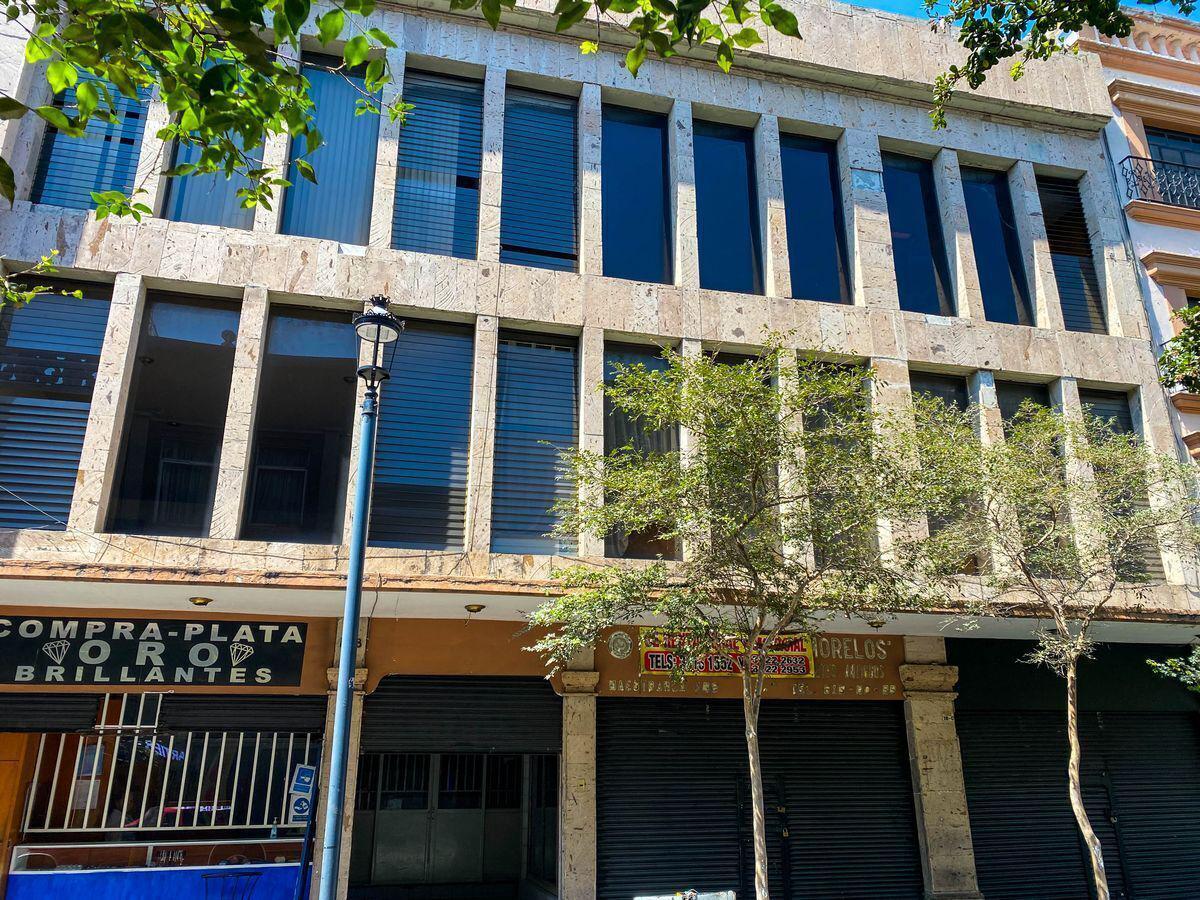 EDIFICIO EN VENTA EN PLAZA COMERCIAL PUNTO CORONA