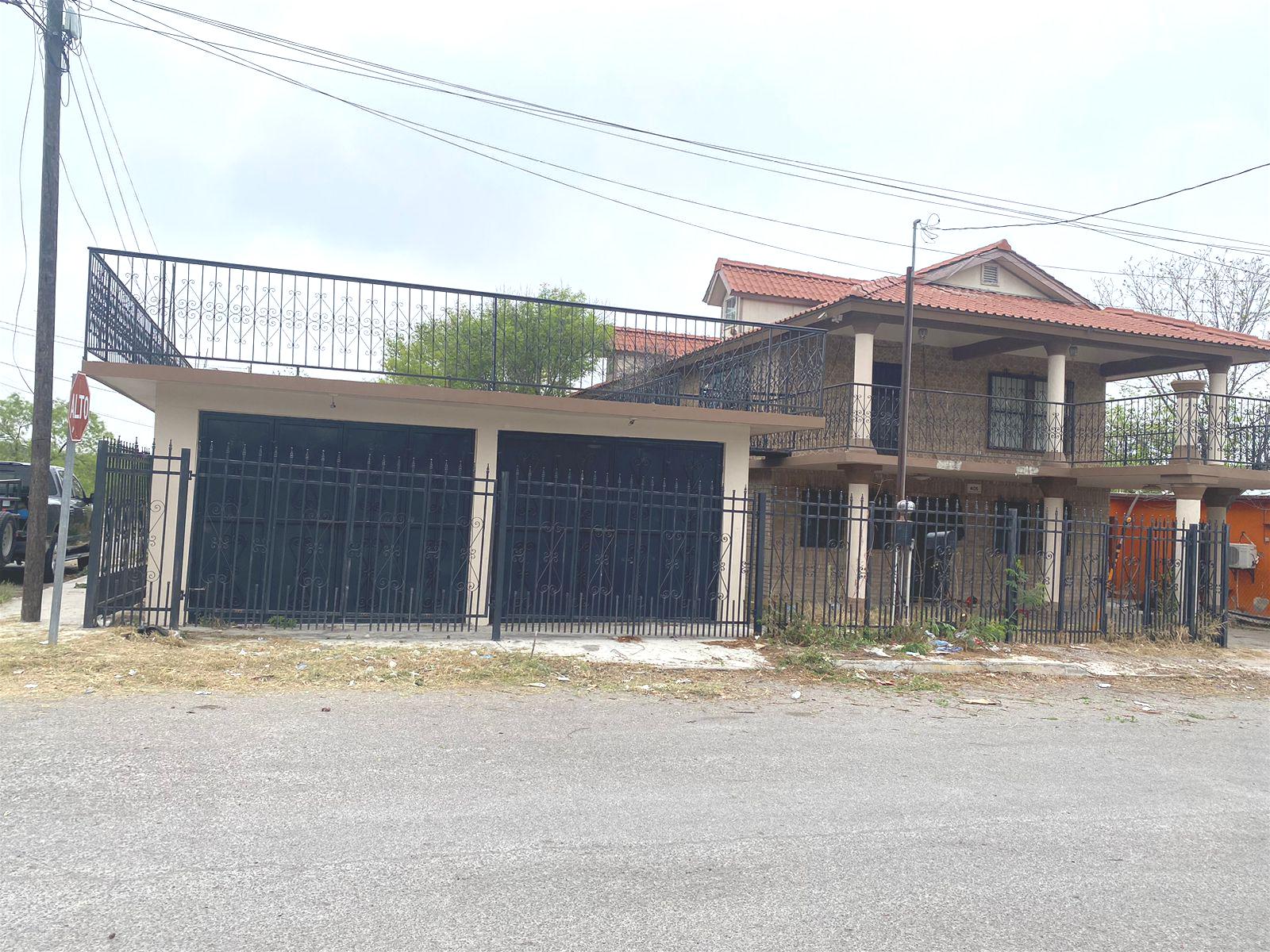 Casa con Local Comercial en venta