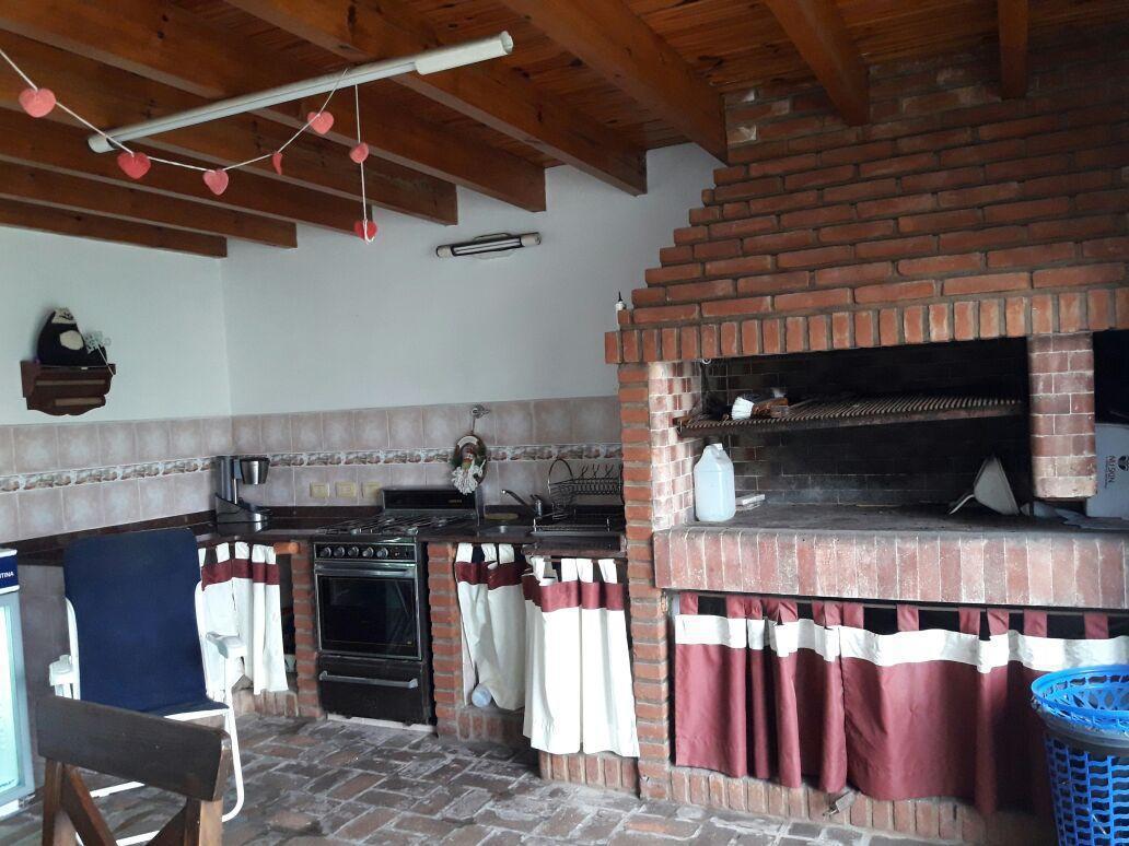 Excelente Casa A La Venta En Jose C Paz De 3 Ambientes