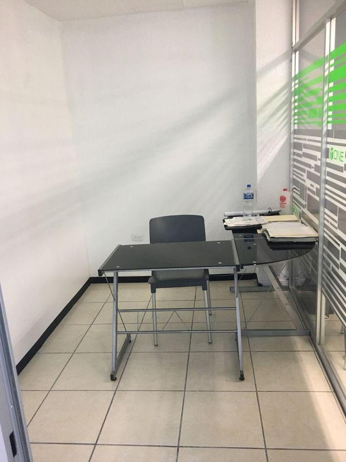 Oficina en Renta en Av. Universidad en Chihuahua Amueblada tipo Coworking