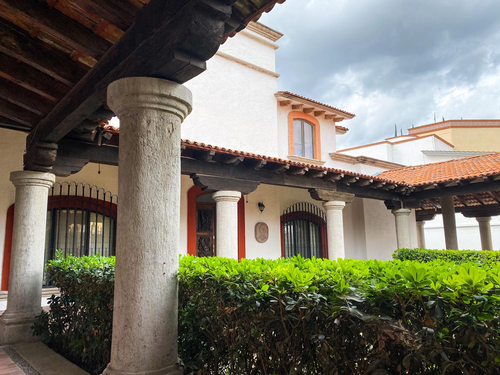 Casa en  Juriquilla de una planta frente al Campo de Golf