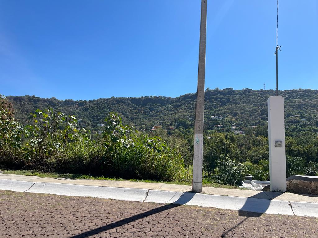 terreno en venta en la cañadas frente al hoyo 8 del campo de Golf