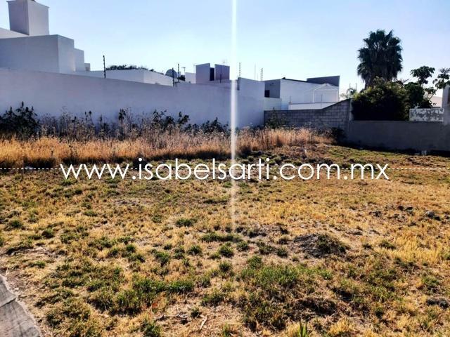 TERRENO EN VENTA EN PUNTA JURIQUILLA D639