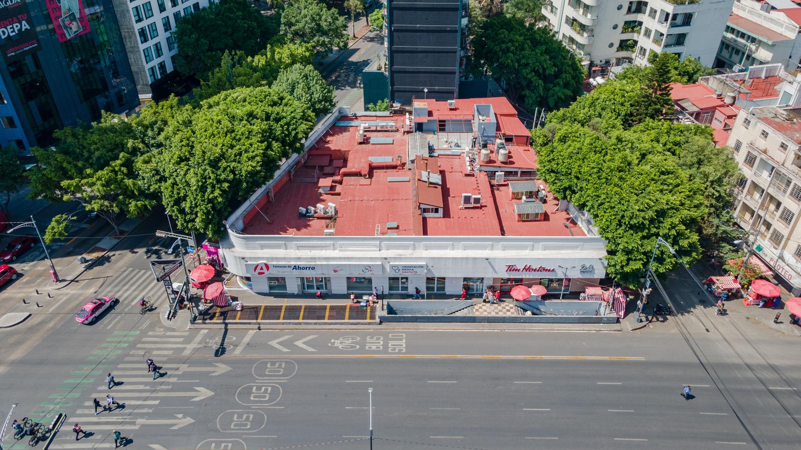 Local en Cuauhtémoc en Insurgentes avenida principal