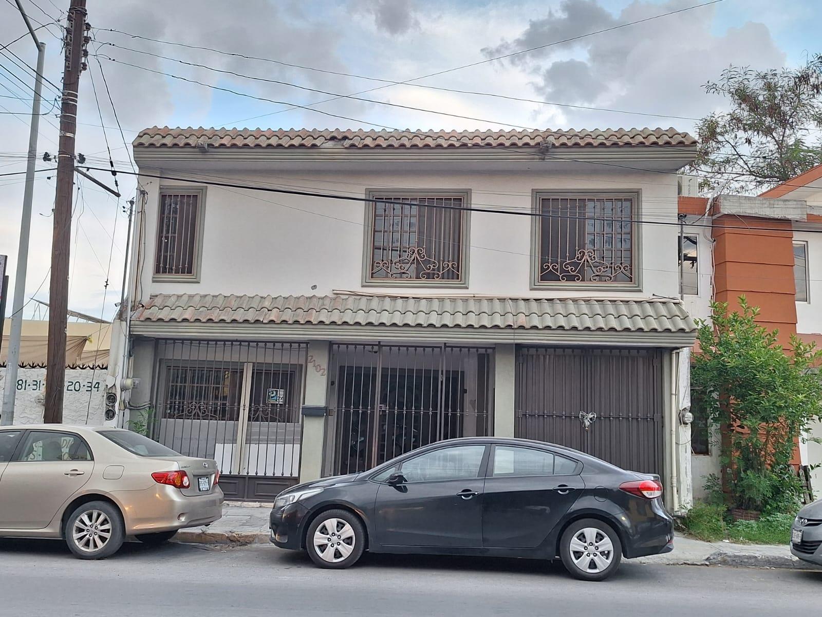 Casa en Morenita Mia, Col. Roble San Nicolás al 2100