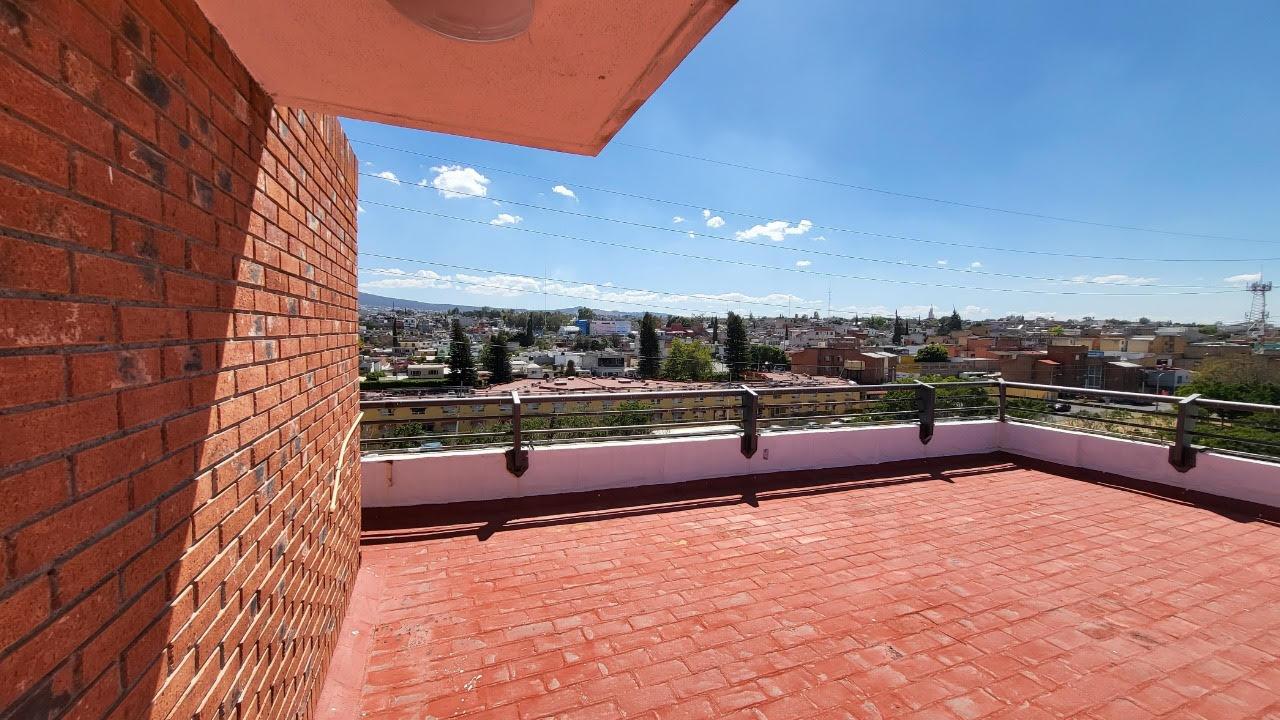 EDIFICIO DE OFICINAS EN RENTA, CON 5 PISOS, 2 DE ESTACIONAMIENTO Y 3 DE OFICINAS, QUERETARO.