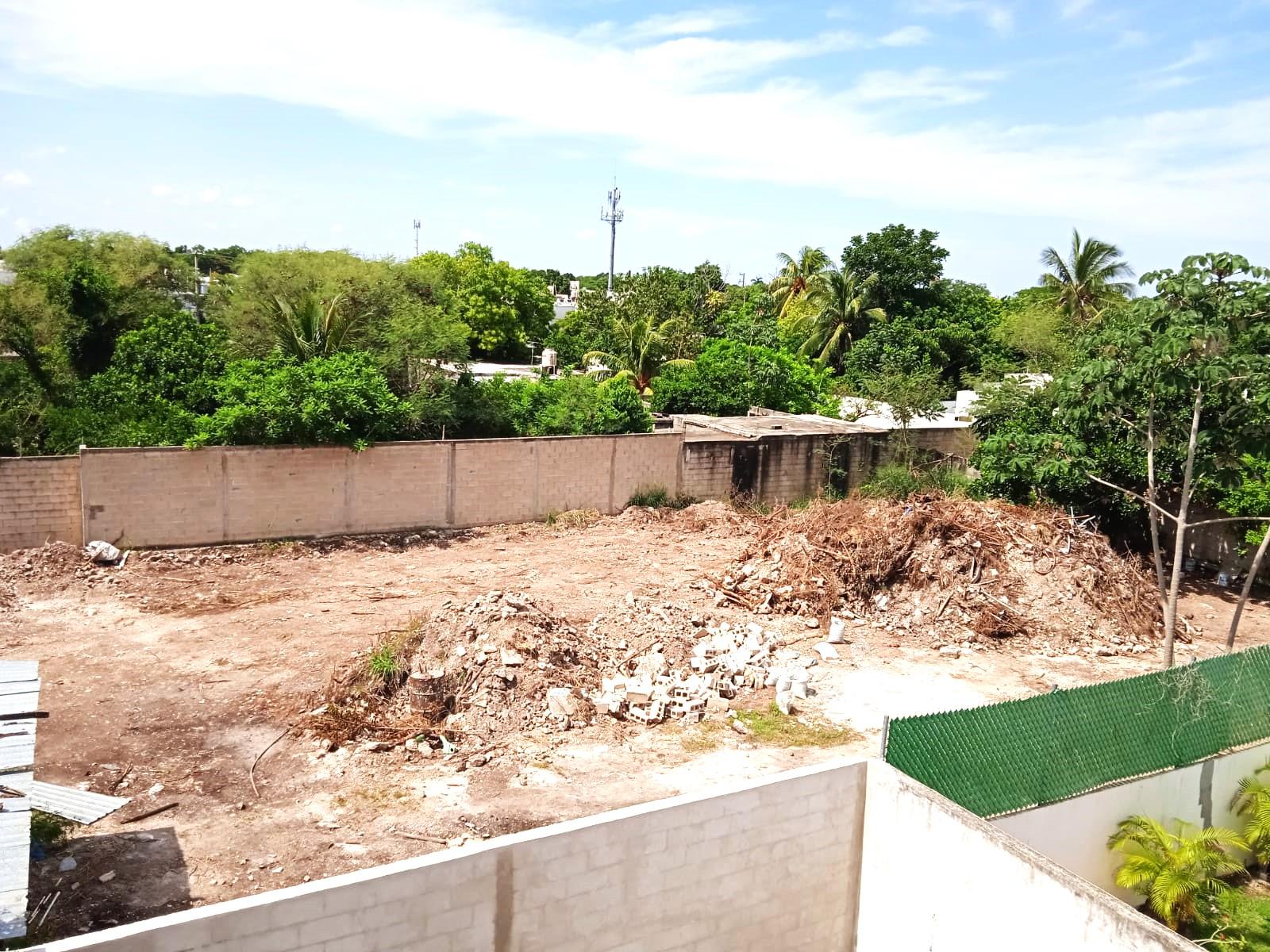 TERRENO EN MERIDA YUCATAN, LEANDRO VALLE, URBANIZADO Y BARDEADO