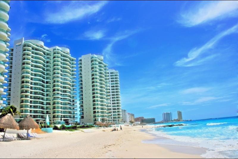 DEPARTAMENTO FRENTE AL MAR VENTA BAY VIEW GRAND CANCUN