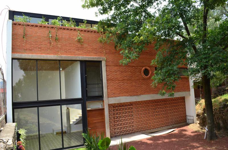 Residencia en Fuentes de Tepepan,  T-209 m2, C-176 m2, 3 rec. 3 baños