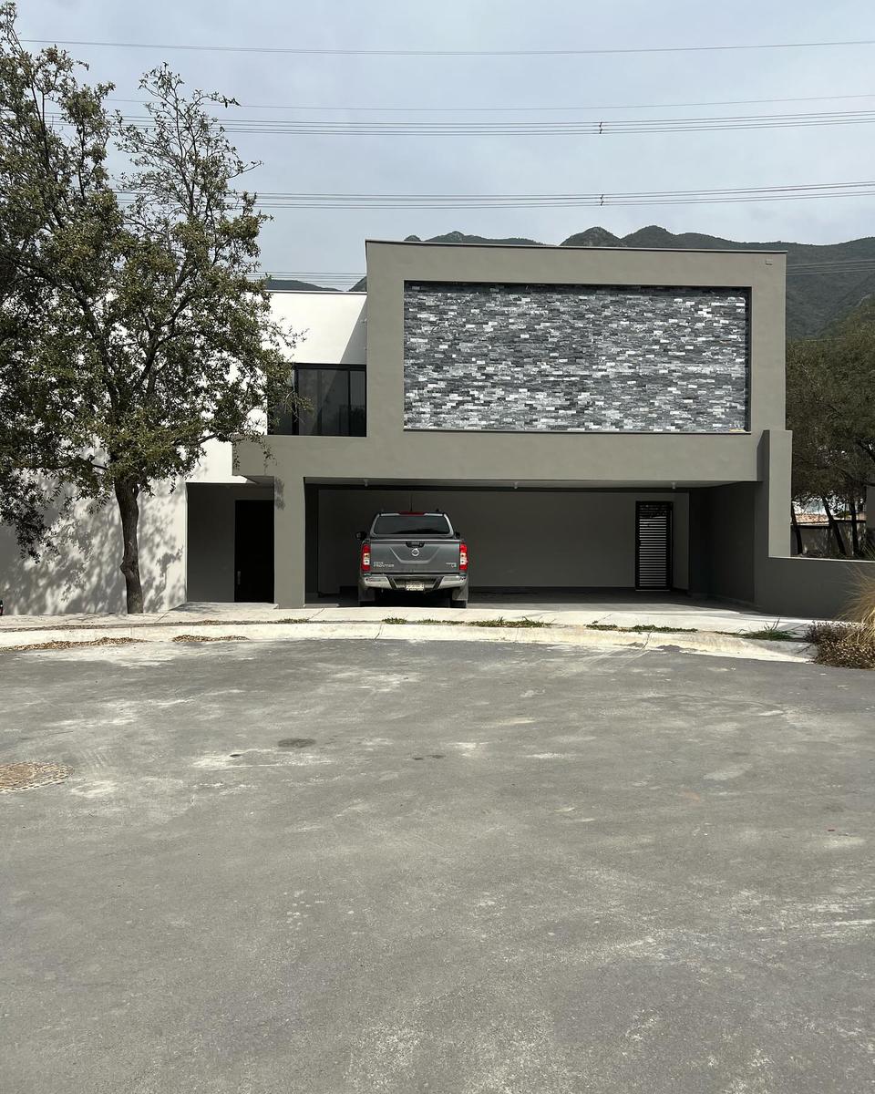 CASA EN VENTA EN LAS CALERAS