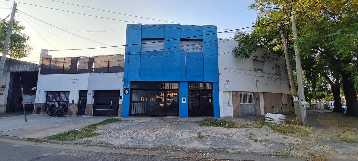 OPORTUNIDAD: Local en venta en Av. Ovidio Lagos esquina Uruguay en Rosario