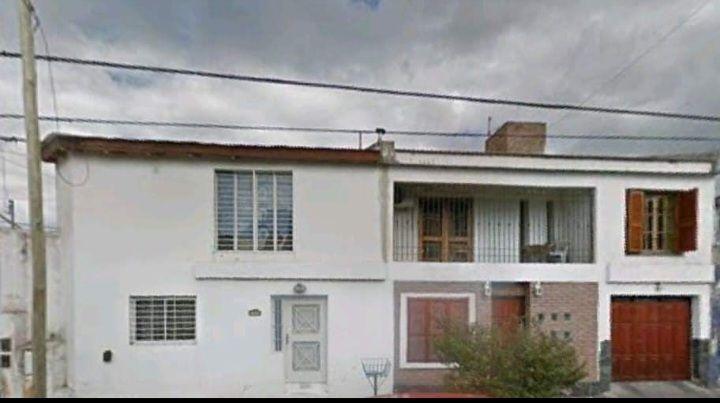 Casa en venta de 4 dormitorios c/ cochera en Ana Maria Zumarán