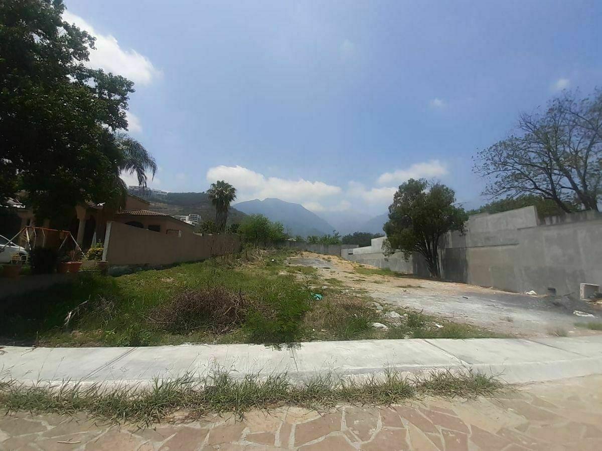 TERRENO EN VENTA ZONA SIERRA ALTA, PRIV. SAN CRISTOBAL