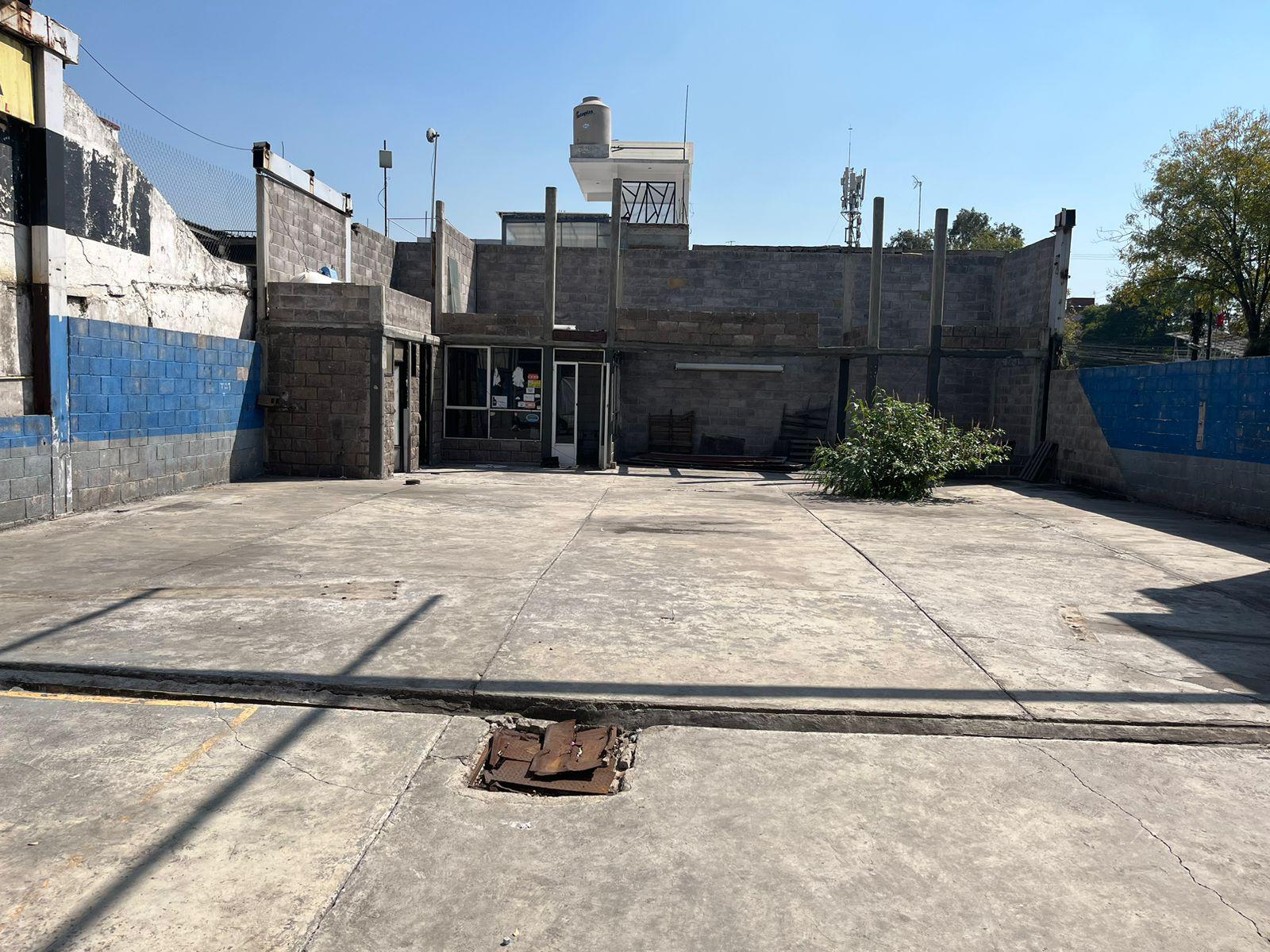 Terreno a pie de calle en Calzada de Tlalpan a media cuadra de Metro Xola