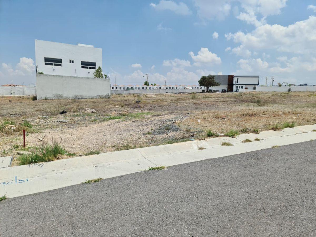 Terreno en Venta en Grand Juriquilla de 300 m2, Listo para Construir, Oportunida