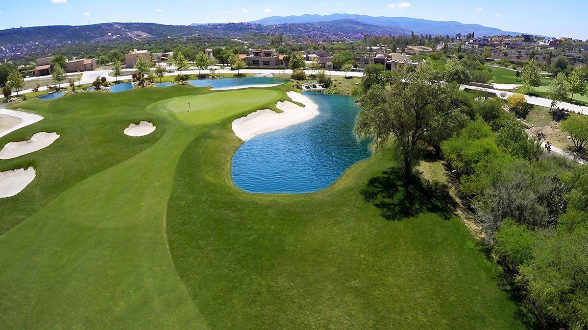 Terrenos Habitacionales en Club de Golf - VENTANAS en San Miguel de Allende !!