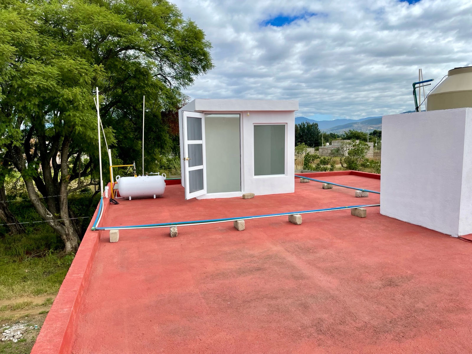 Casa en  VENTA cerca  de la ANAHUAC, CRIT, HOSPITALES, AEROPUERTO.