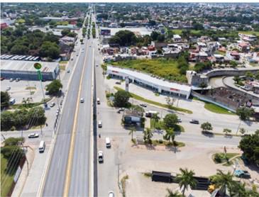 Local en  Renta en esquina de avenida principal con estacionamiento