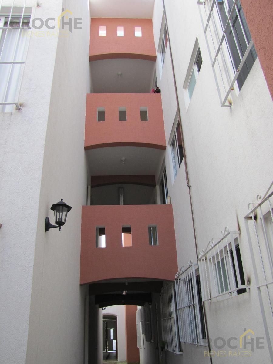 Edificio con departamentos y cuartos en venta Zona Av. Xalapa.