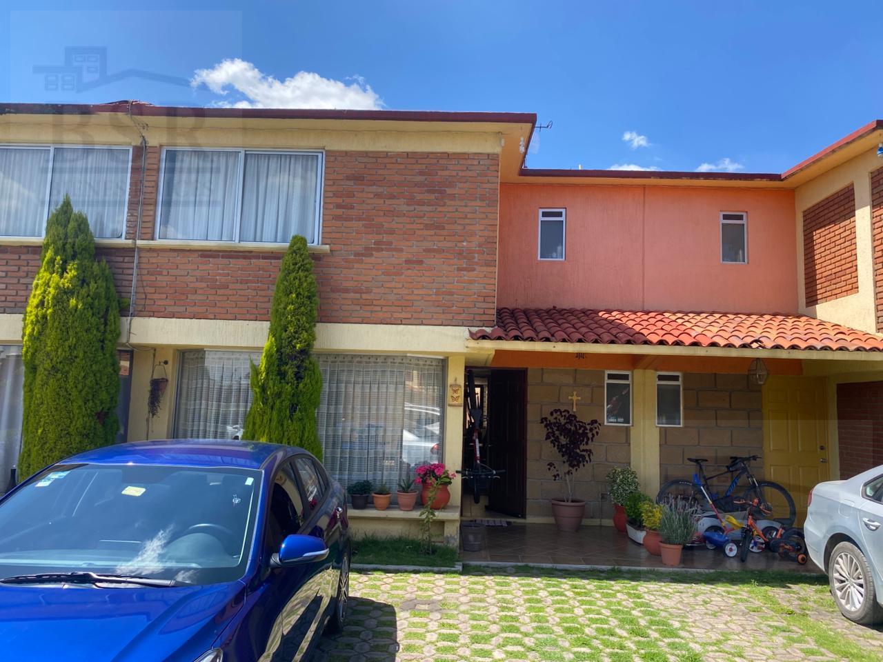 CASA EN VENTA EN FRACCIONAMIENTO VISTA HERMOSA