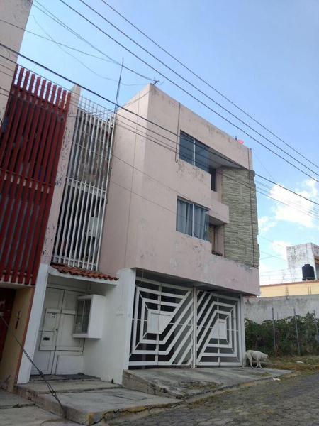 Amplio departamento a buen precio