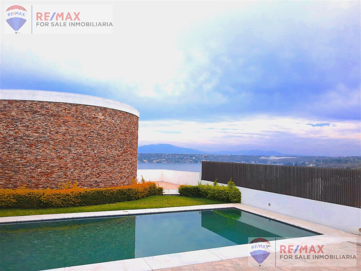 Venta de terreno en Fracc. Colinas del Lago, Tequesquitengo, MorelosCv 3069