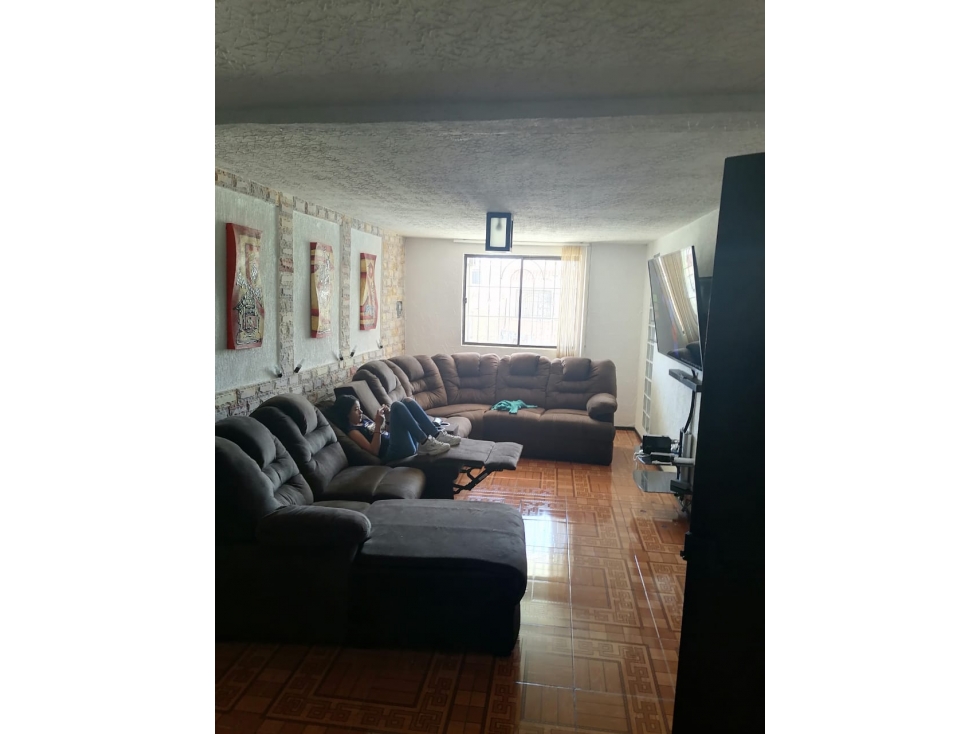 VENTA DE CASA 3 NIVELES EN PRIVADA, PACHUQUILLA HIDALGO