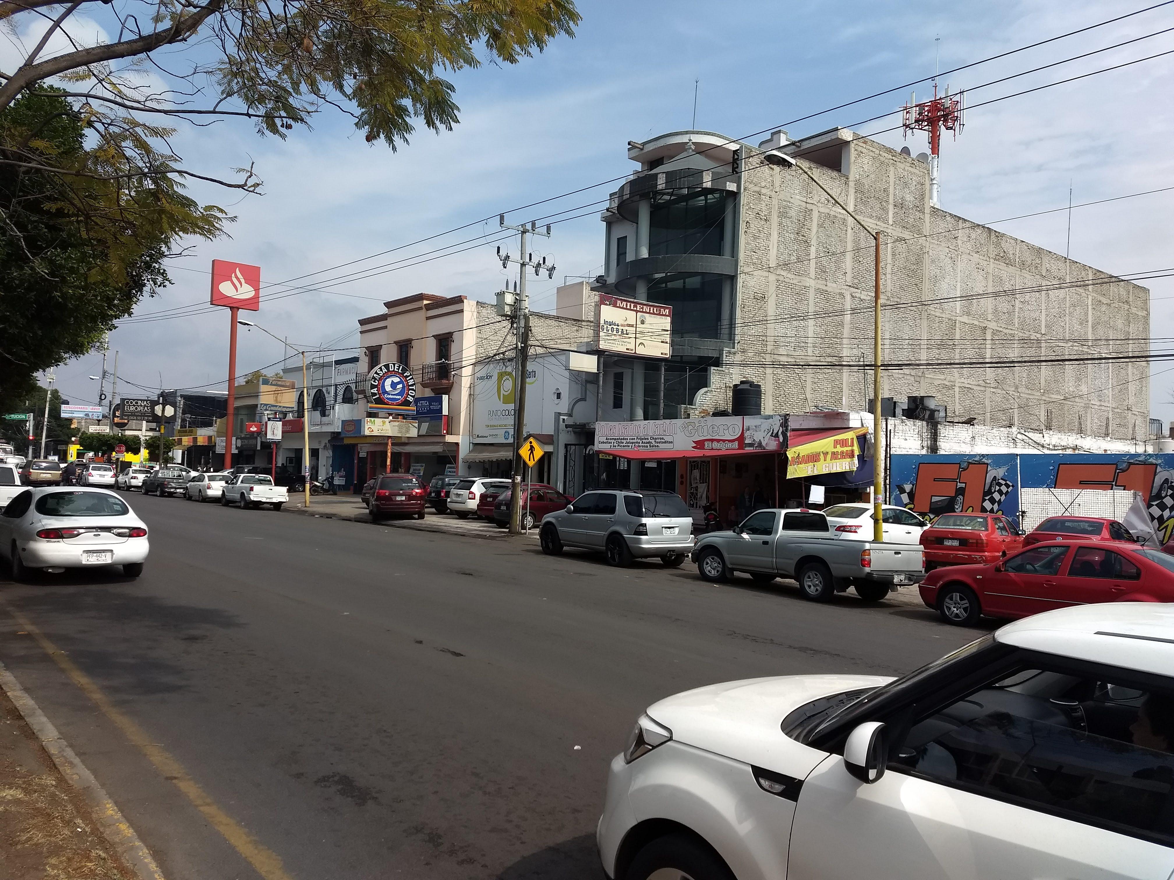 TERRENO COMERCIAL 1689.86 M2, BVR LAZARO CARDENAS, SAHUAYO MICHOACÁN