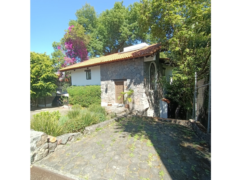 HERMOSA CASA EN EL CENTRO DE VALLE DE BRAVO