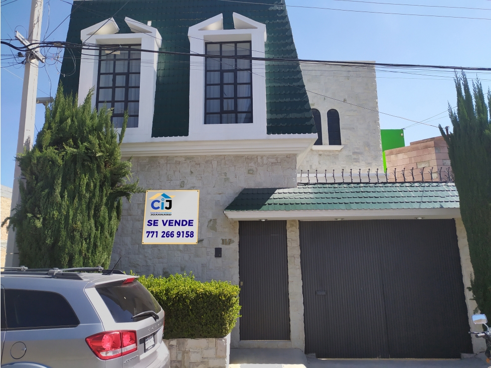 ¡OPORTUNIDAD! Amplia casa, Villas del Alamo, en privada. Pachuca, Hgo.