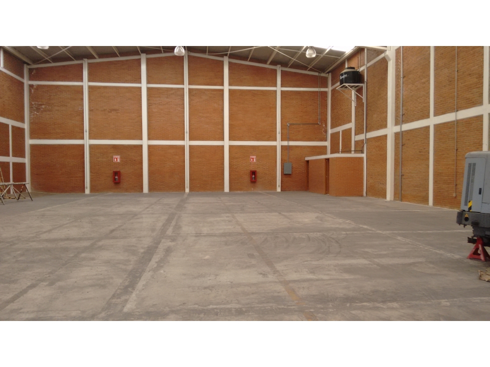 BODEGA EN CONJUNTO INDUSTRIAL 1,000 m2 VALLEJO