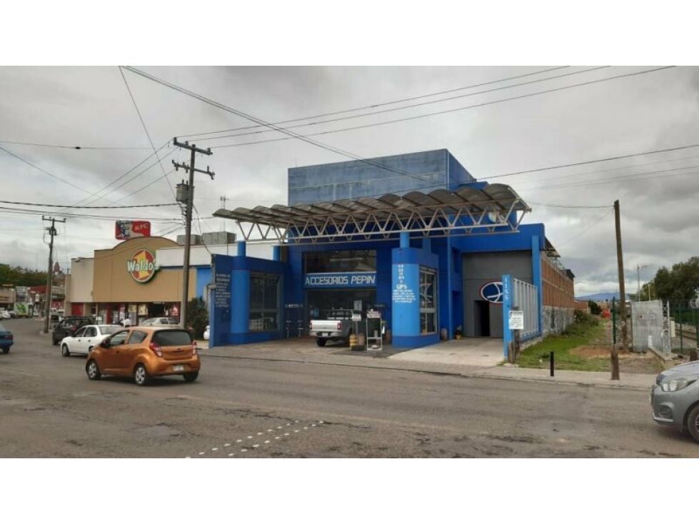 BODEGA LOCAL COMERCIAL SOBRE AV MORELOS NORTE MORELIA