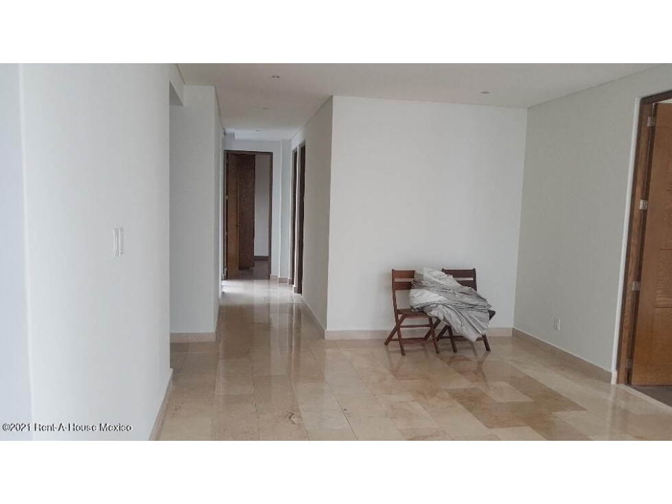 Departamento en Venta en Calle Calzada Las Aguilas 21-1668