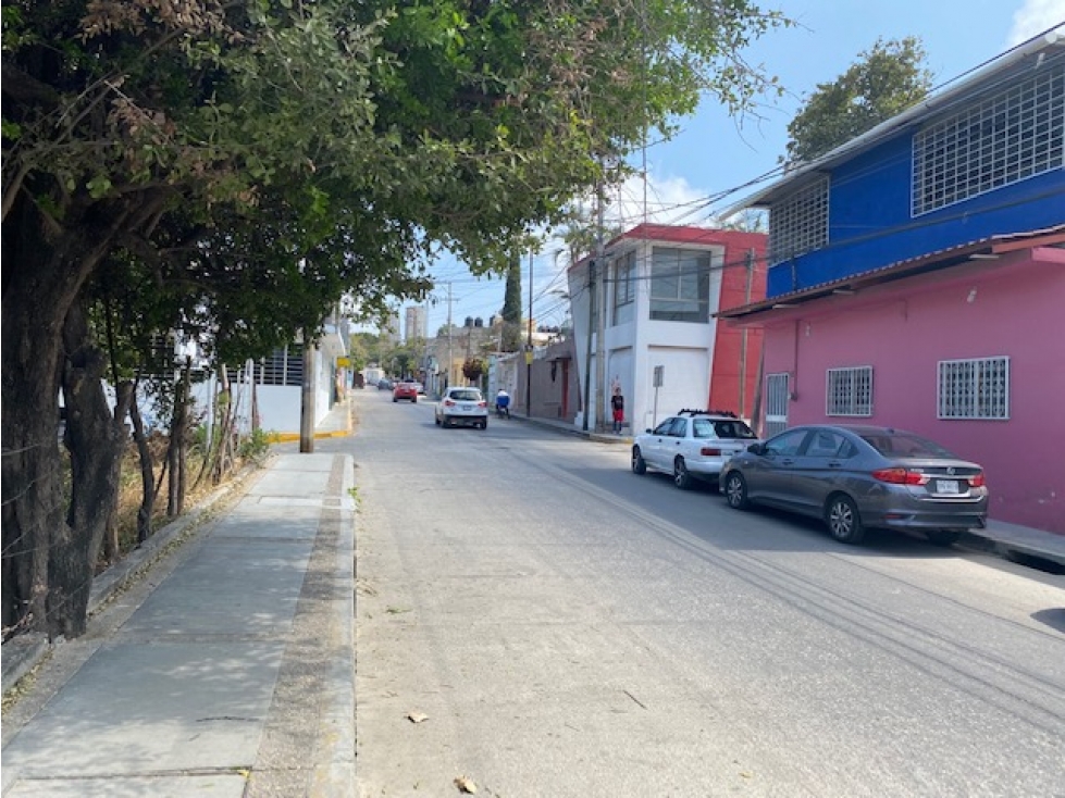 Terreno en venta de 200 m2 sobre avenida principal de Terán