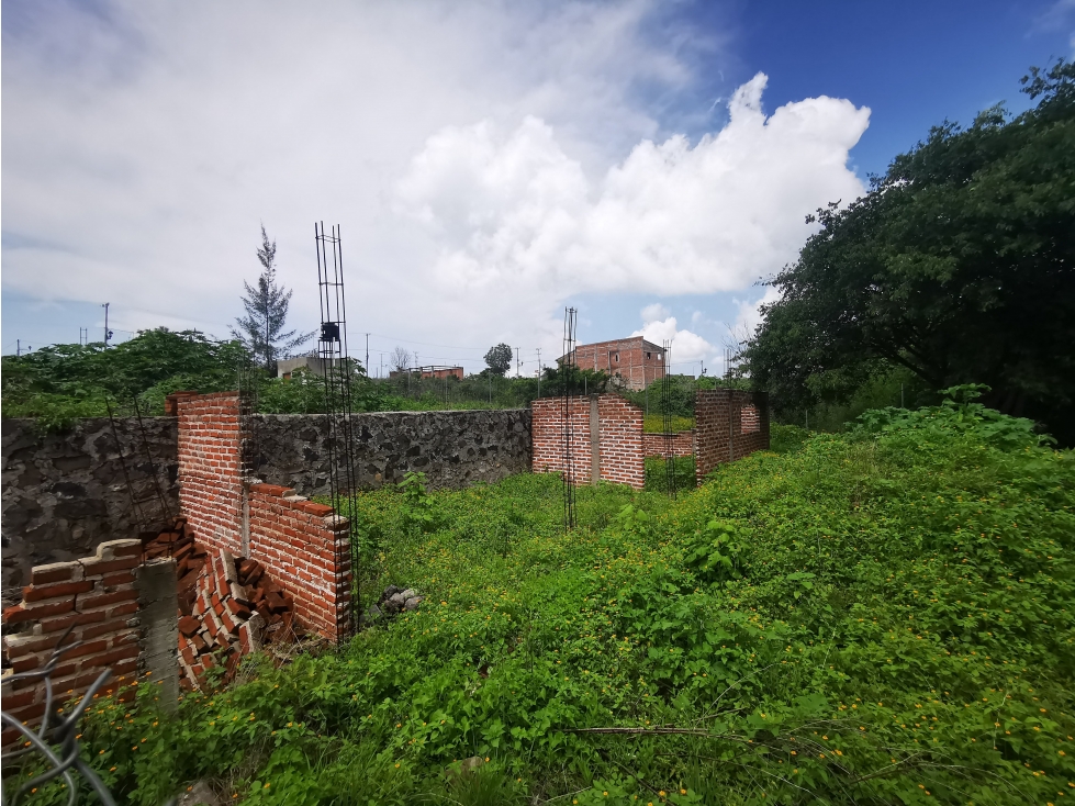 TERRENO DE 1490.46 m2 BOSQUE DE LOS PINOS EN SAHUAYO MICHOACAN