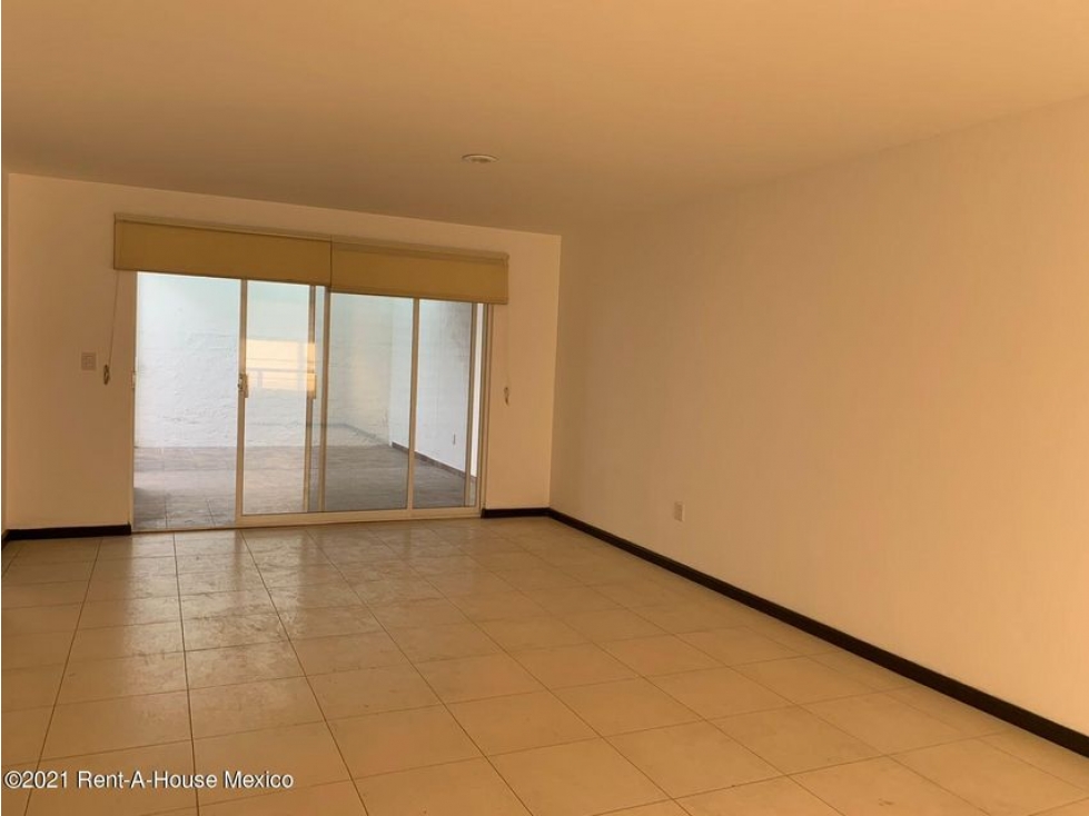 Linda casa en renta en Santa Fé juriquilla 3 Rec, 3 Baños, 2 Estac.