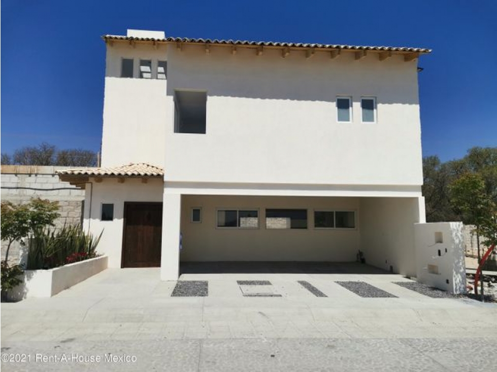 Casa con roof garden y amenidades, PREVENTA. Rivera de los Sabinos