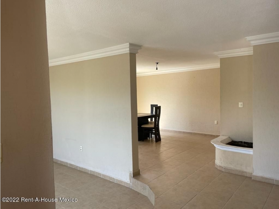 Bonita casa en esquina en venta en Calzada de Guadalupe-NR-22-3883