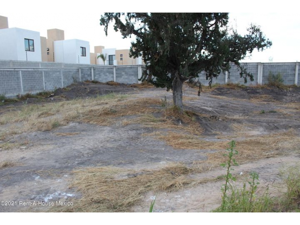 Terreno habitacional con amenidades, VENTA. Hacienda Carlota