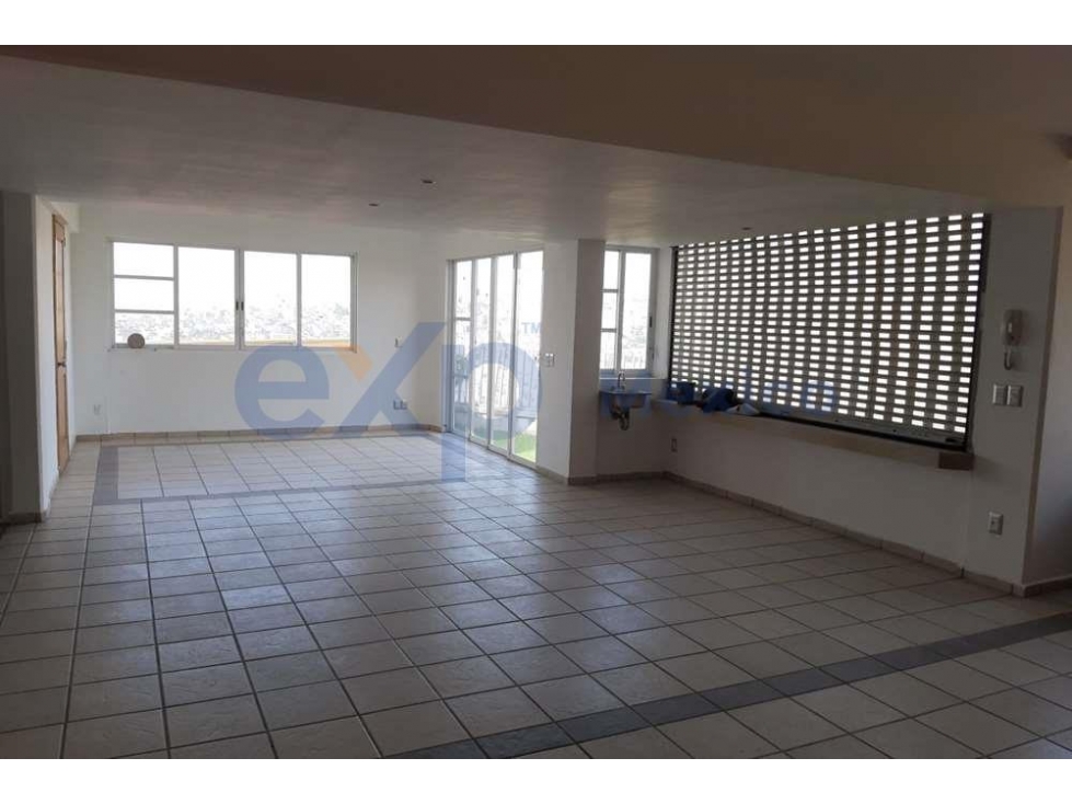 VENTA CASA CON GRANDES ESPACIOS EN VISTA DEL VALLE, NAUCALPAN