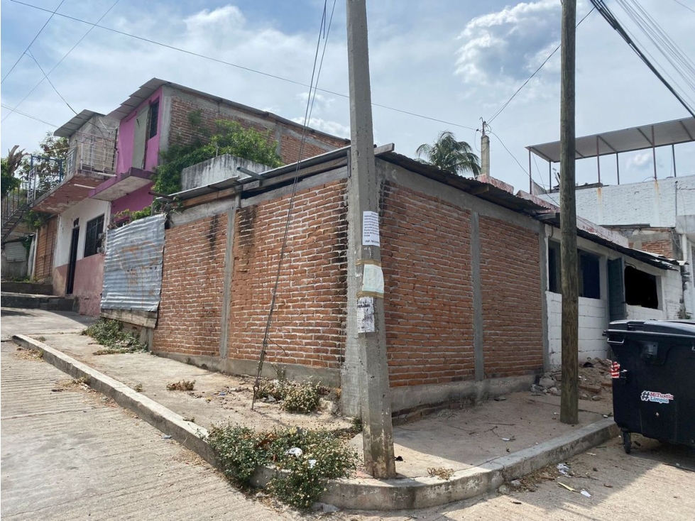 Propiedad en esquina por Plaza Mirador