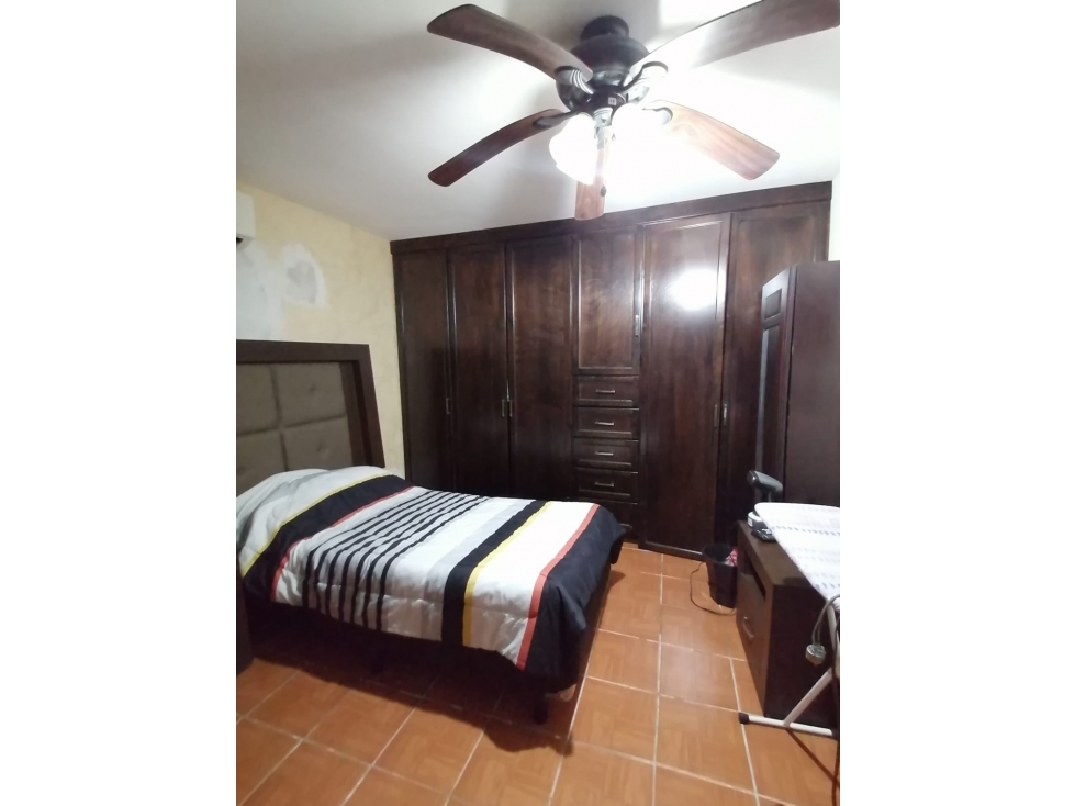 VENTA AMPLIA Y MODERNA CASA EN VILLA BONITA!!